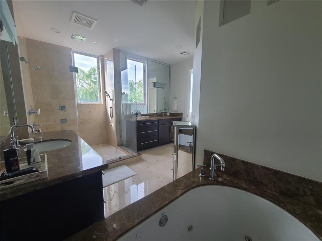 HILLSBORO HARBOR UNIT B - Residential