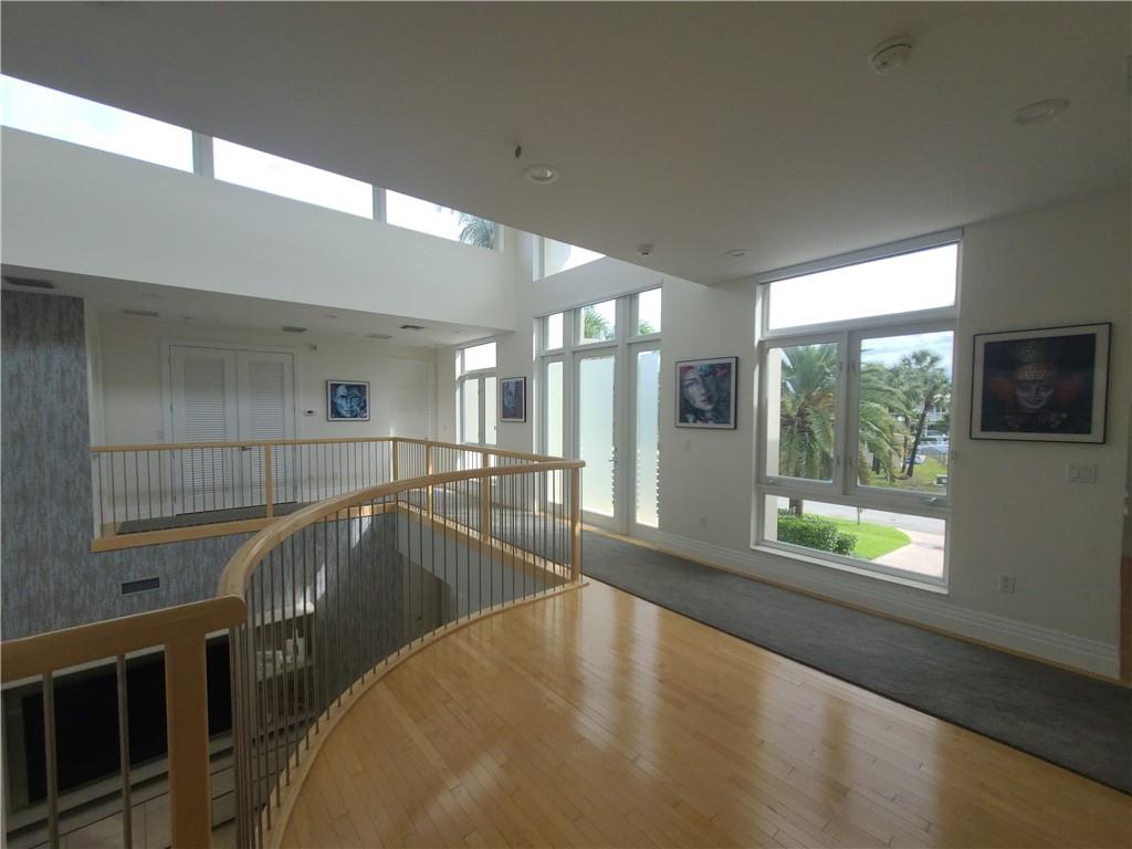 HILLSBORO HARBOR UNIT B - Residential