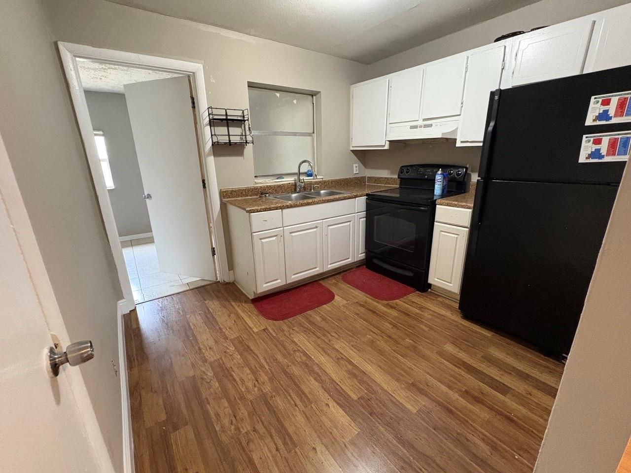 SUNSHINE VILLAS - Residential Lease