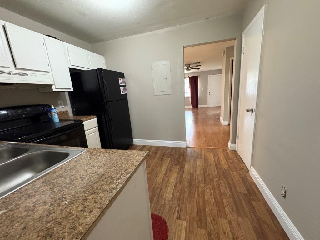 SUNSHINE VILLAS - Residential Lease