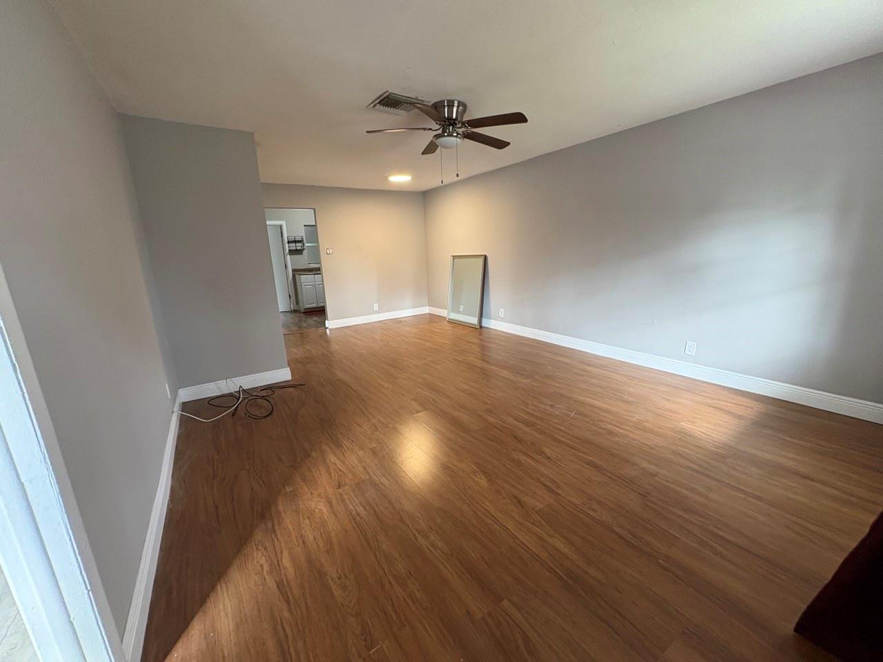 SUNSHINE VILLAS - Residential Lease