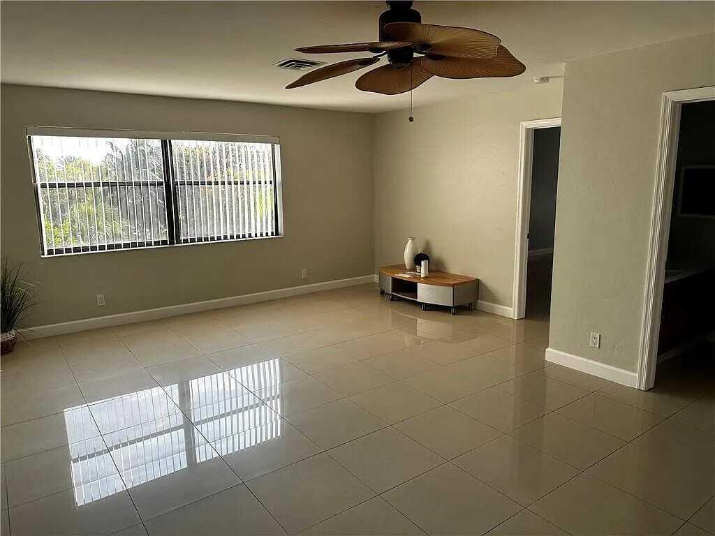 Riverside 105 Condo - Residential Lease