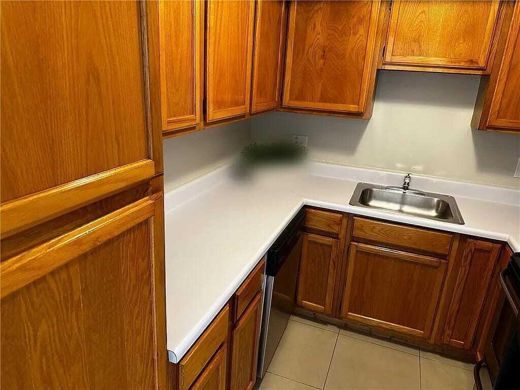 Riverside 105 Condo - Residential Lease