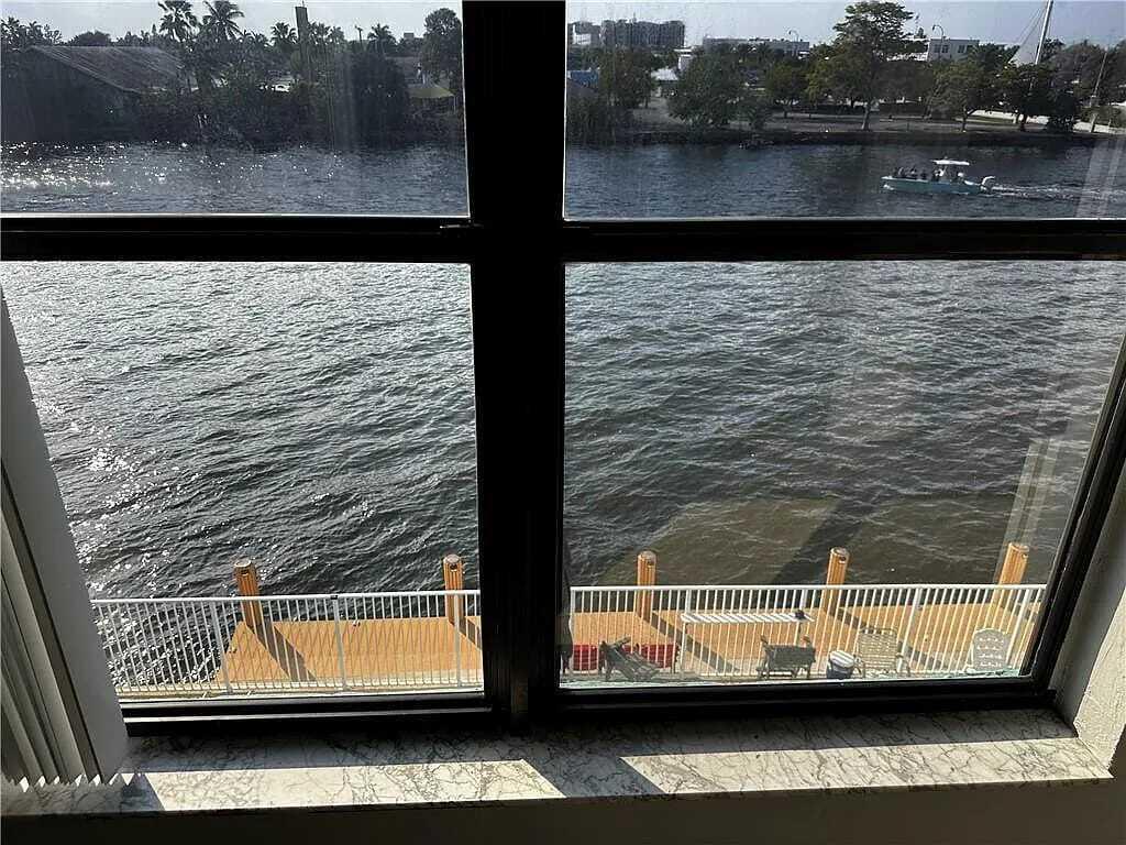 Riverside 105 Condo - Residential Lease