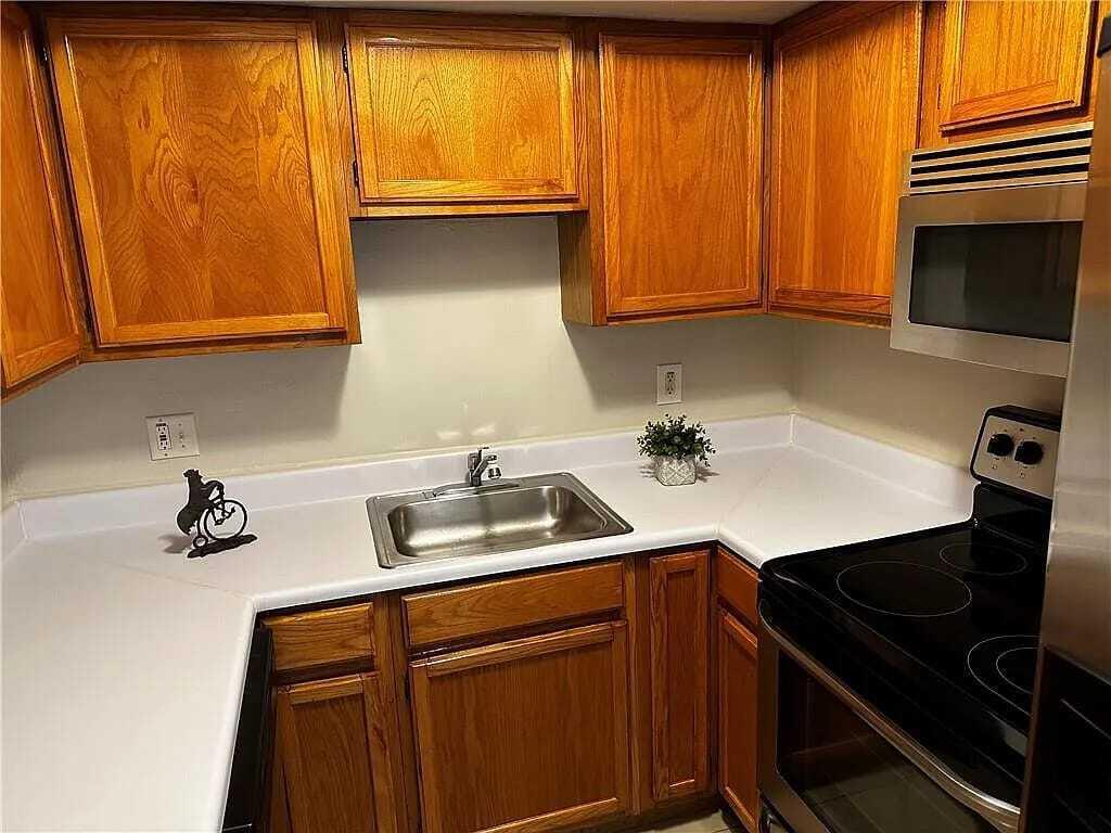 Riverside 105 Condo - Residential Lease