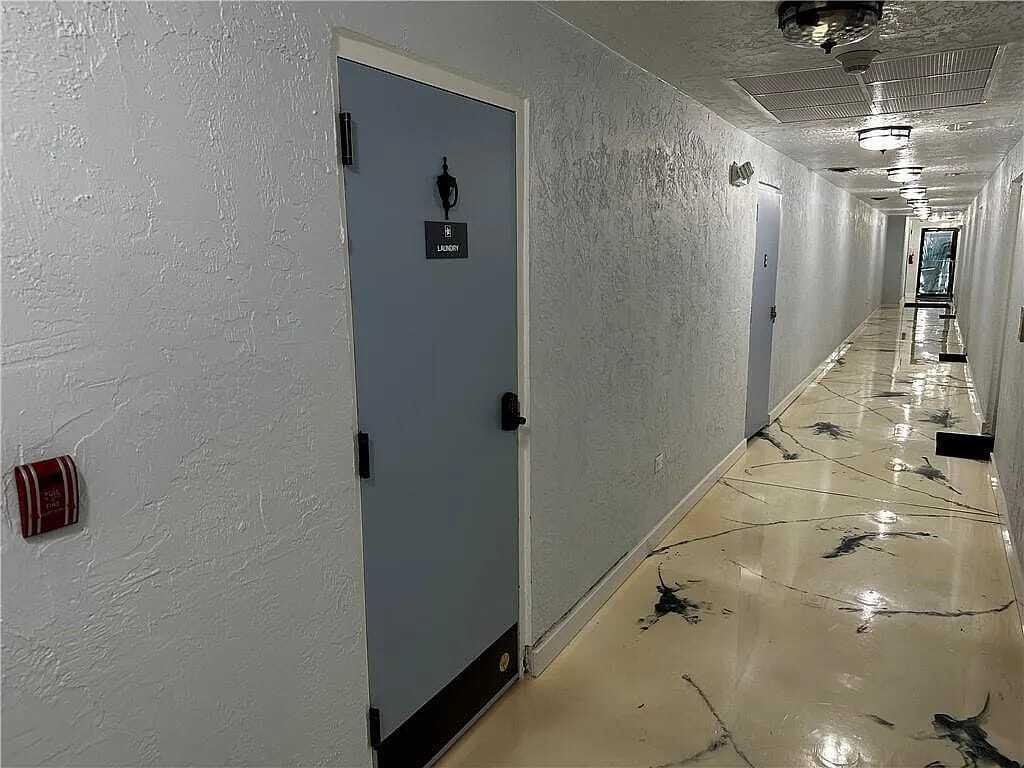 Riverside 105 Condo - Residential Lease