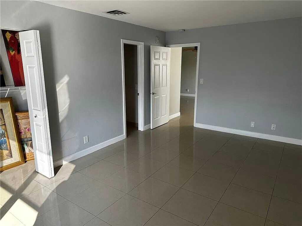 Riverside 105 Condo - Residential Lease