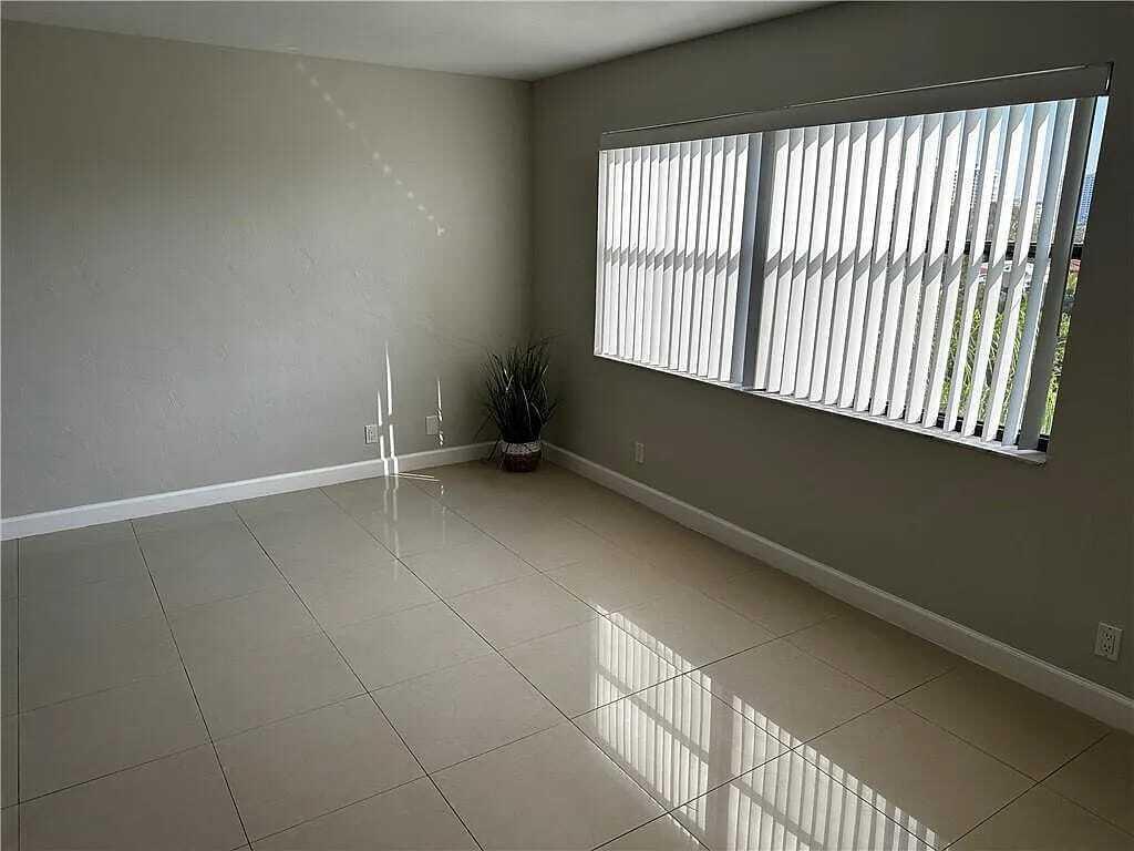 Riverside 105 Condo - Residential Lease