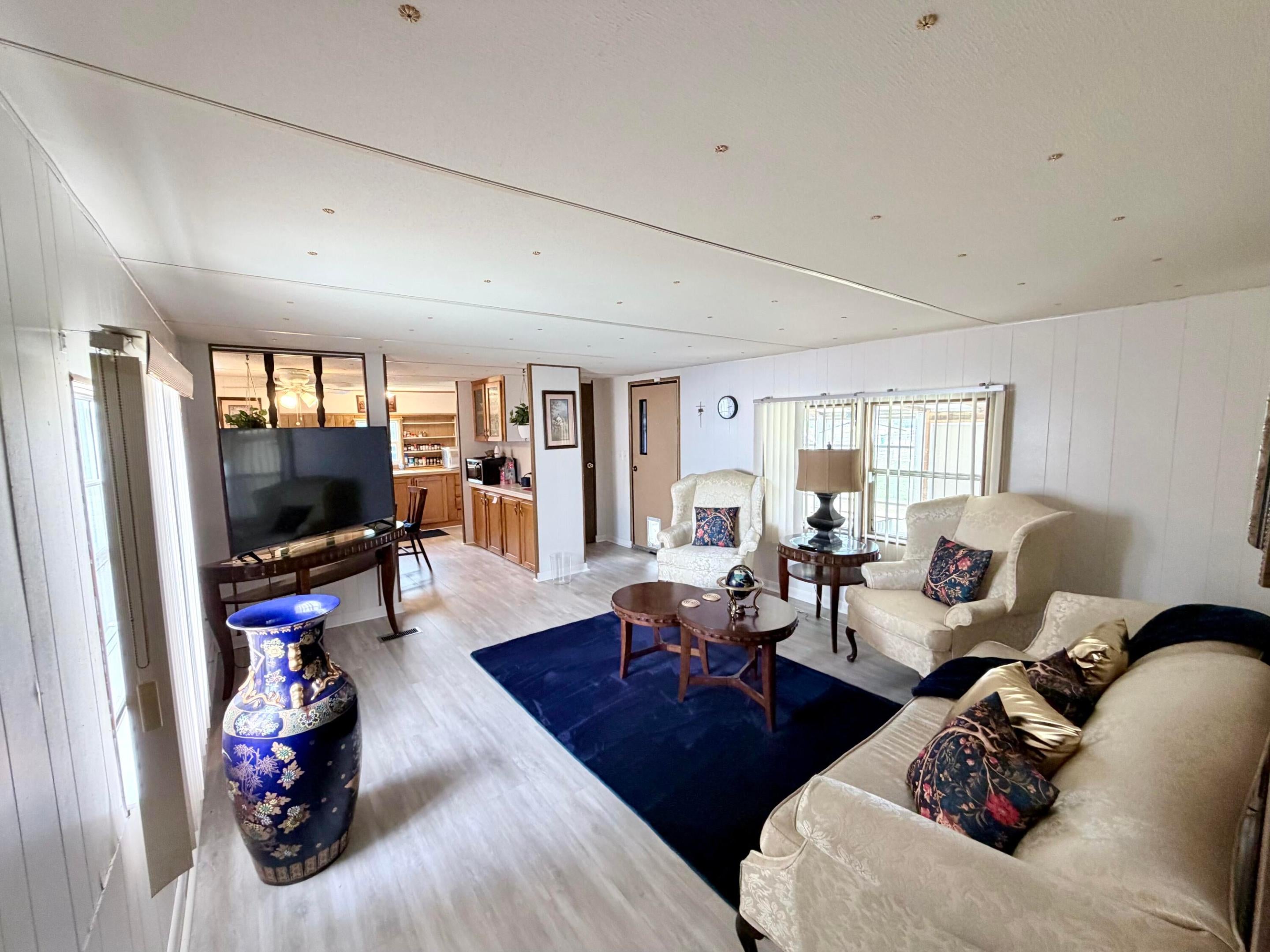 1404 HUNTER Road