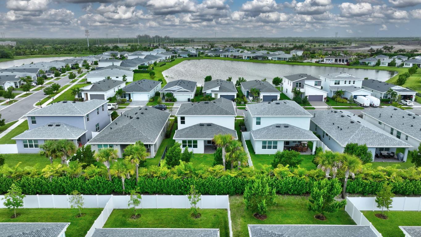 EMERY II - Residential