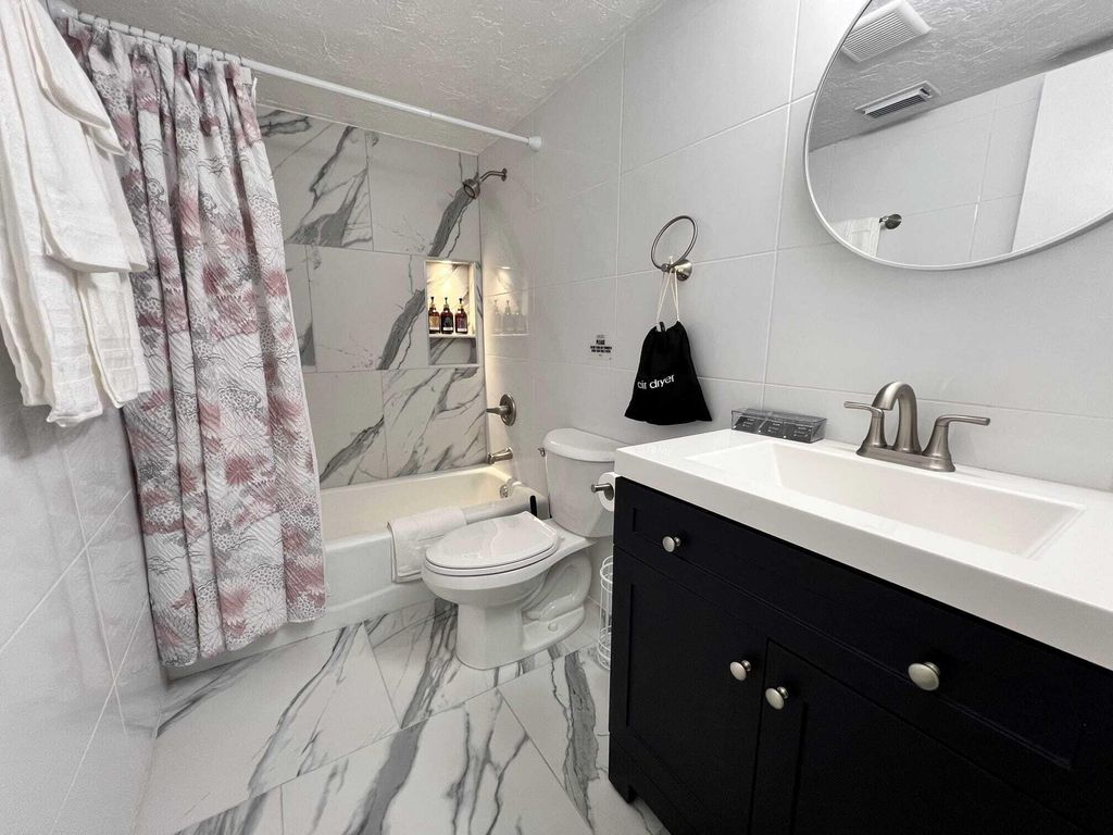 Photo of 101 NE 4th Street # 2, Delray Beach, FL 33444 (MLS # B26022315)