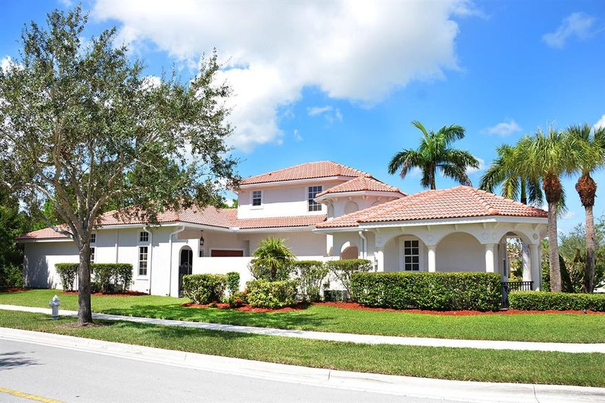 Stunning 5/4/2 Courtyard Home in this rarely available Vizcaya model with upgrades galore. New A/C ! New Diamond Brite pool finish. Newly painted garage floor. Kitchen features wood cabinets, granite counters and stainless appliances. Master Bedroom with ceramic tile flooring. Plantation shutters and wood blinds throughout. Home features a split plan with downstairs Master Bedroom +1 more down, 2 bedrooms upstairs, and fabulous guest suite in separate guest house with walk-in closet, full cabana bath, & wrap-around porch. Main Living Area has travertine flooring, Patio sliders to courtyard and pool, and spacious dining area. Kitchen also features separate breakfast area. All closets w/ built ins. A-Rated Schools, close to Beaches, Shopping, Dining. Clubhouse, Playground, Pool, Dog Friendly Owner has maintained this home in immaculate condition. In addition to main features noted, home also has crown molding, the water heater was replaced, Bosch dishwasher was replaced. Guest house was renovated. All guest bathrooms redone with new vanities, seamless shower doors, efficiency toilets with high seating. The HVAC was replaced in 2020 for all 3 Zones. (Upstairs, downstairs and guest house.) Accordion hurricane shutters for second floor windows and patio slider. Panels in garage for remainder of the downstairs. New Sprinkler timer. Clubhouse features Playground, Pool, Tennis, Dog Friendly. Get in while you can! This one won't last.
Amazing Location in the heart of Jupiter. Community is "around the corner" from Abacoa, and it's fabulous Town Center. The new Alton Town Center shops and restaurants are only five minutes down the street. Beaches are fabulous in Jupiter. A wonderful, oceanfront town with all the water activities you crave! World class golfing, boating, yachting, and more.