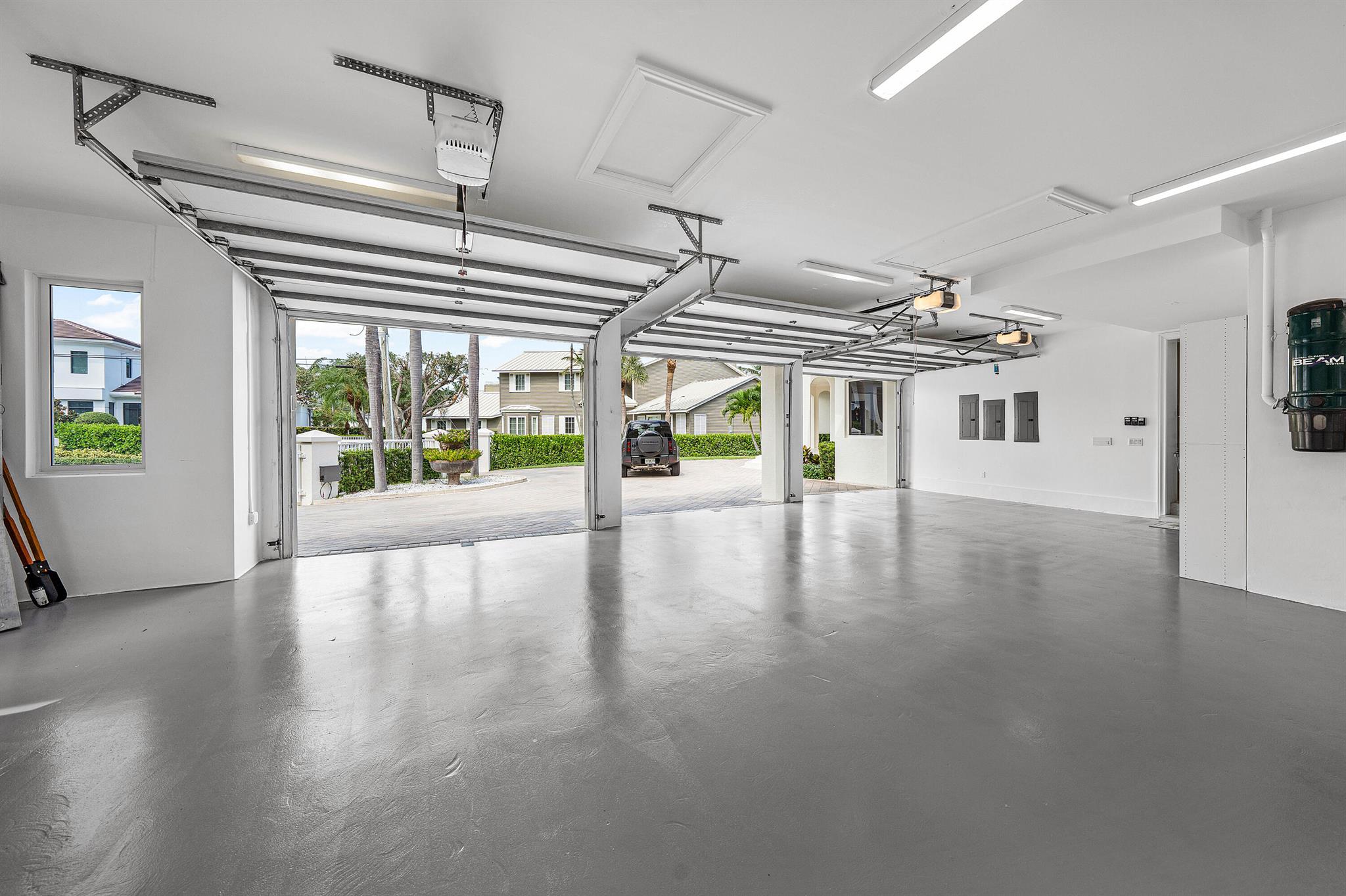 TROPIC ISLE 3RD SEC - Residential