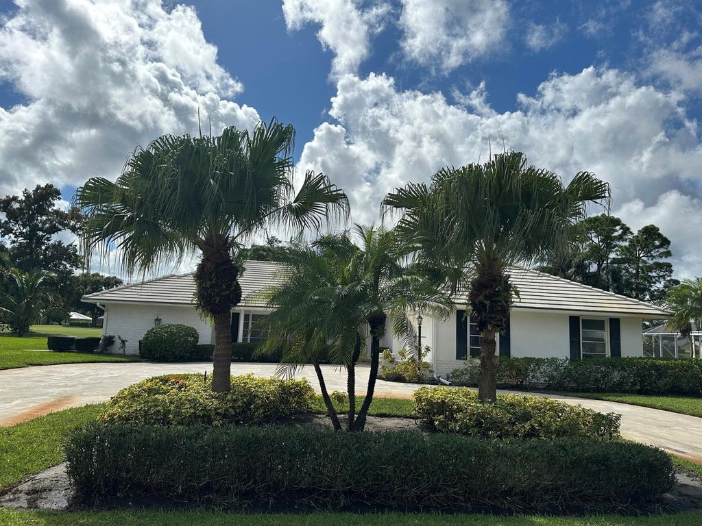 Photo of 3301 SE Court Drive, Stuart, FL 34997 (MLS # R10925432)