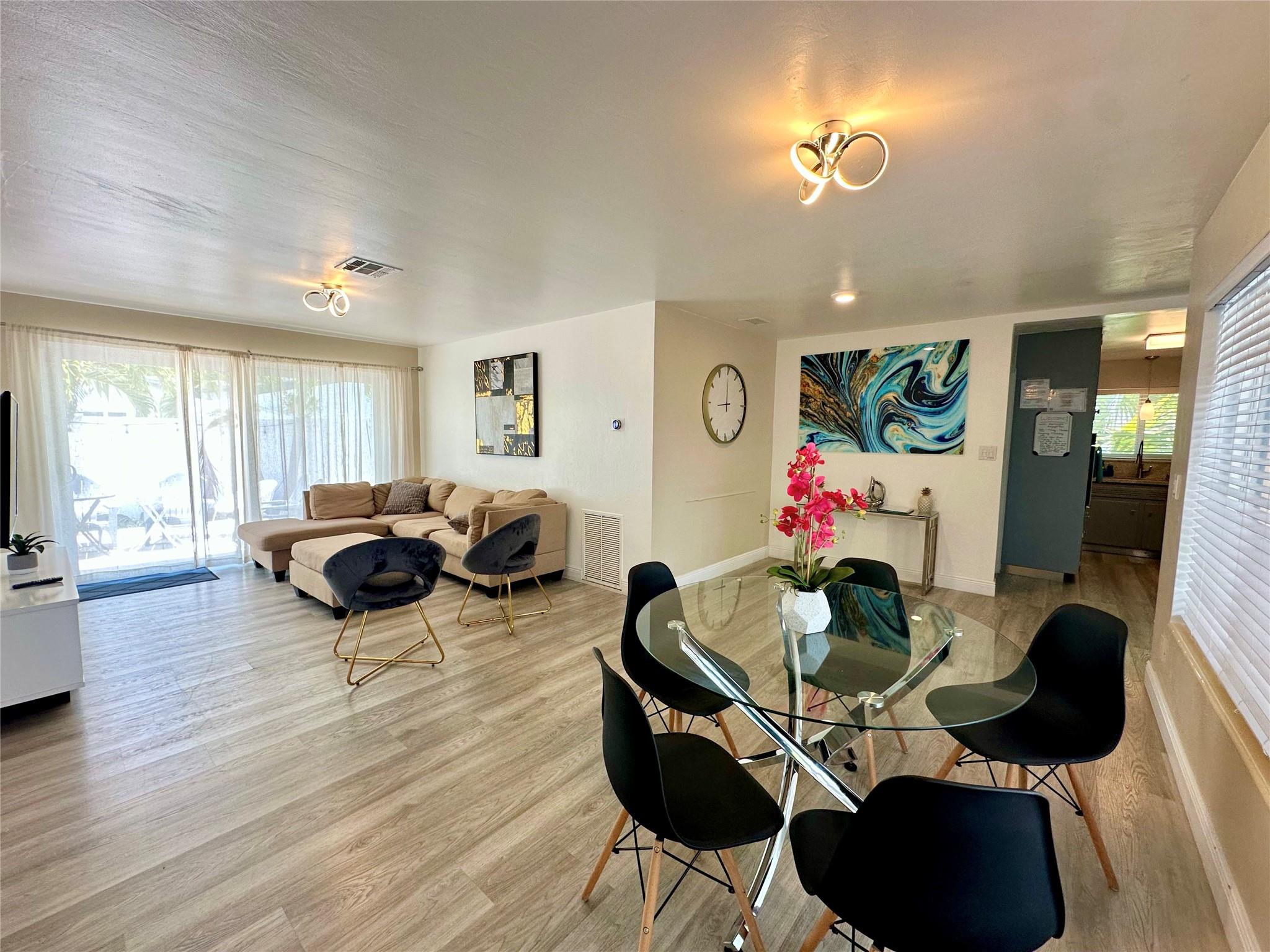 2924 Middle River Dr