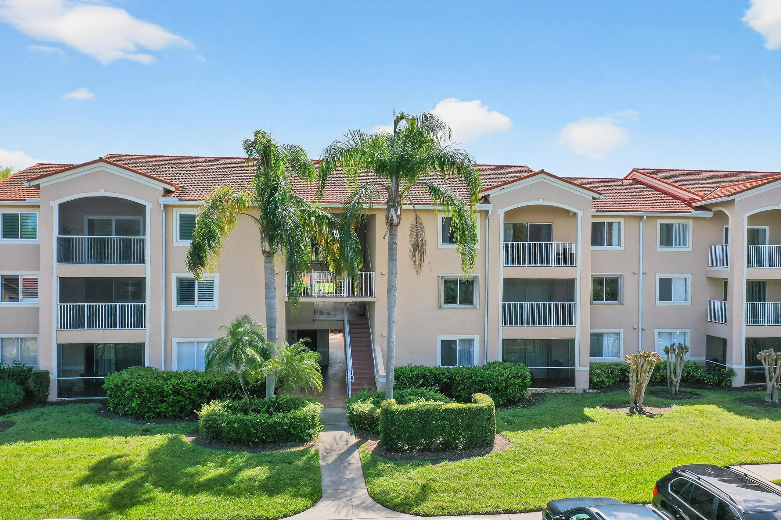 LAGUNA OF VERO BEACH - Residential