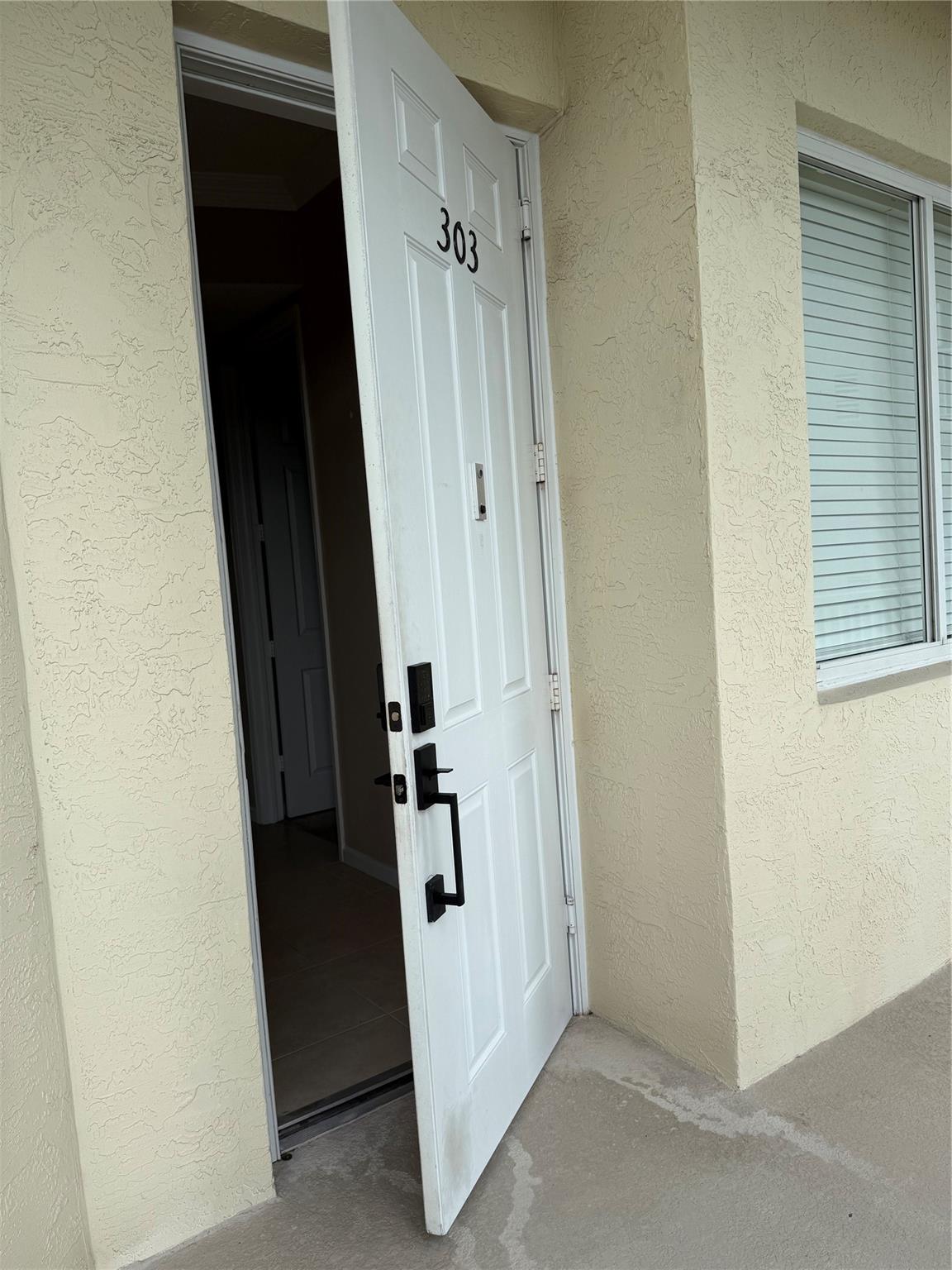 3500 Oaks Clubhouse Dr 303