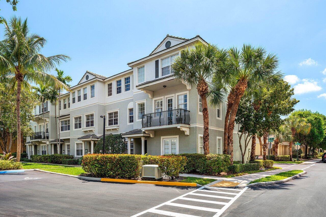 1833 NW 12th Street