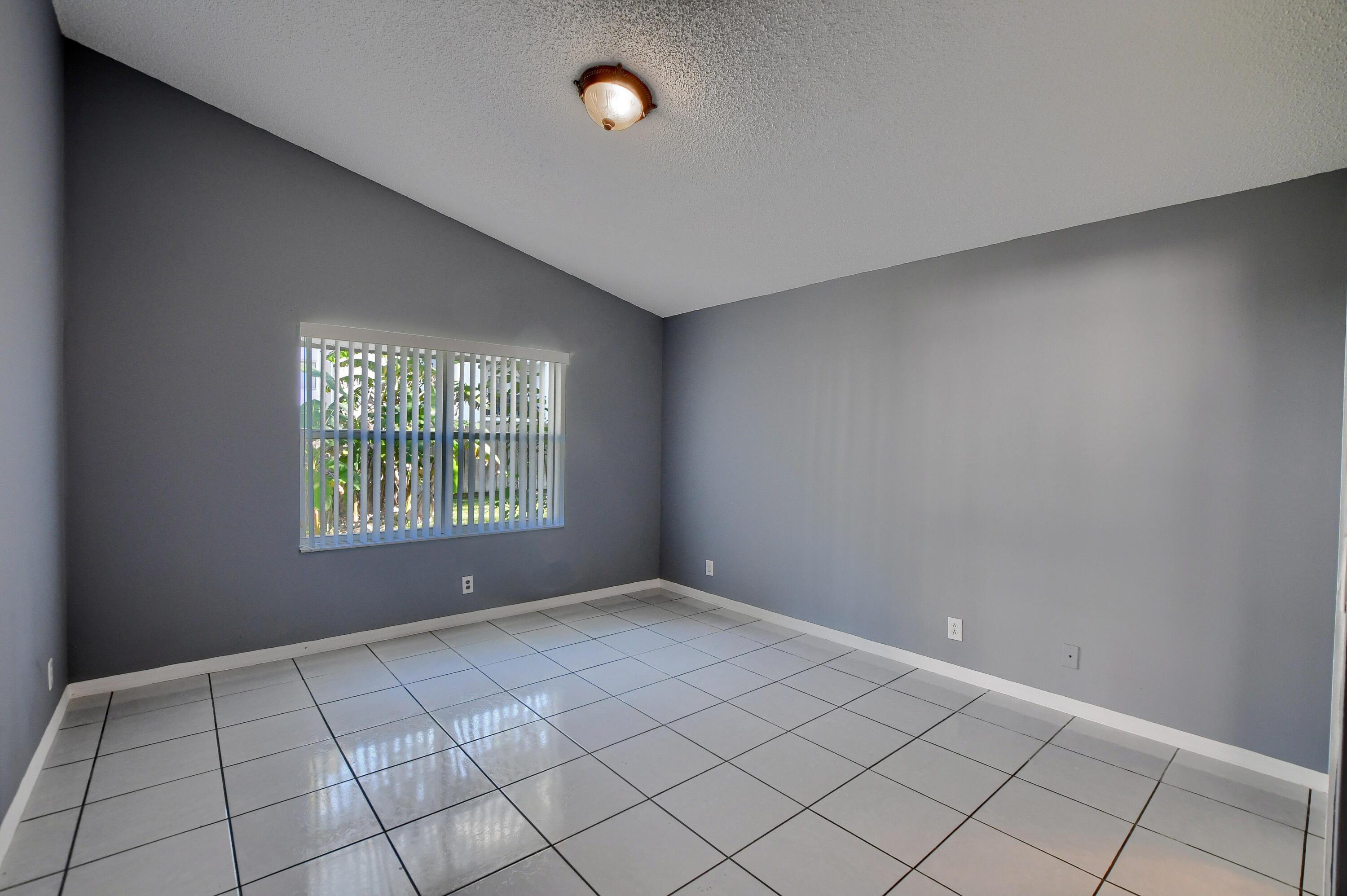 meadow lakes - Residential Lease