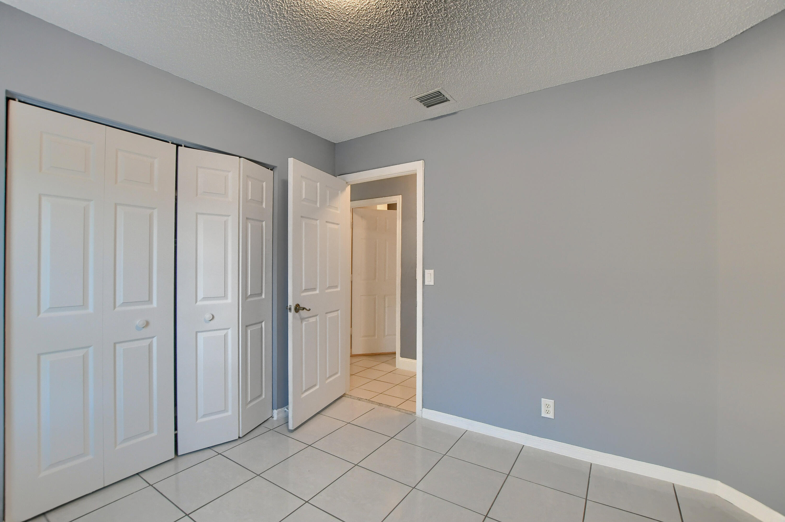 meadow lakes - Residential Lease