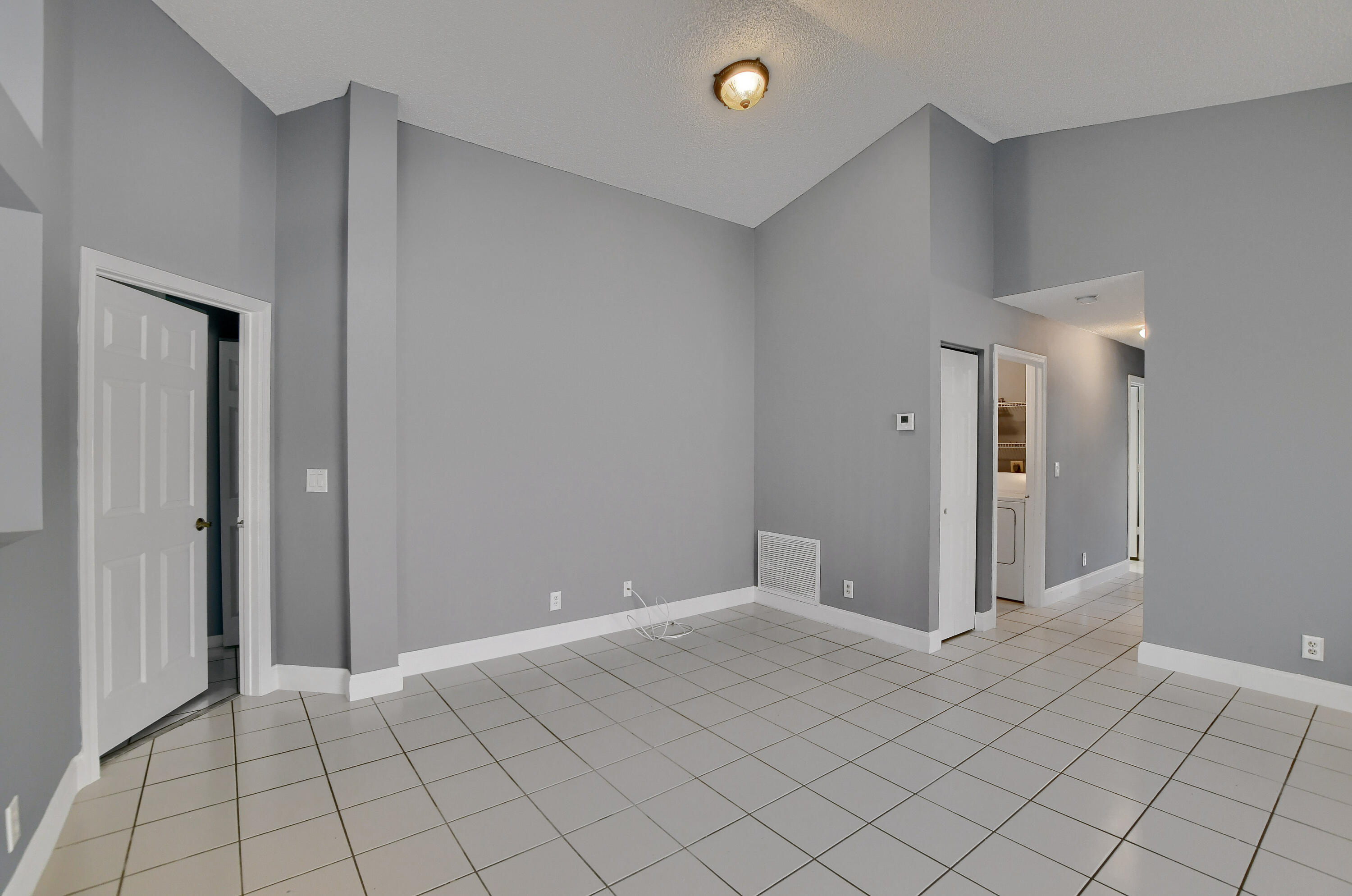 meadow lakes - Residential Lease