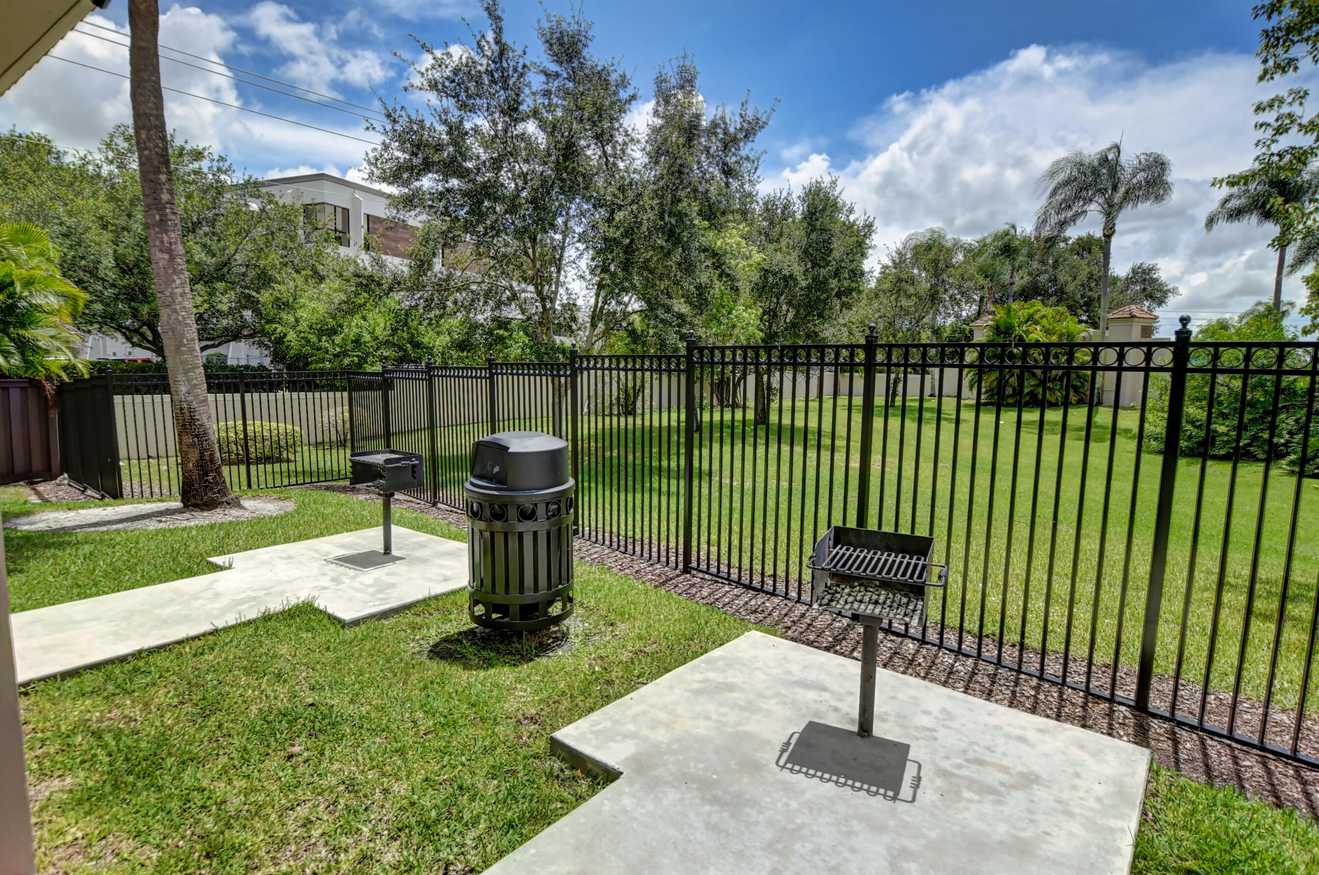 meadow lakes - Residential Lease