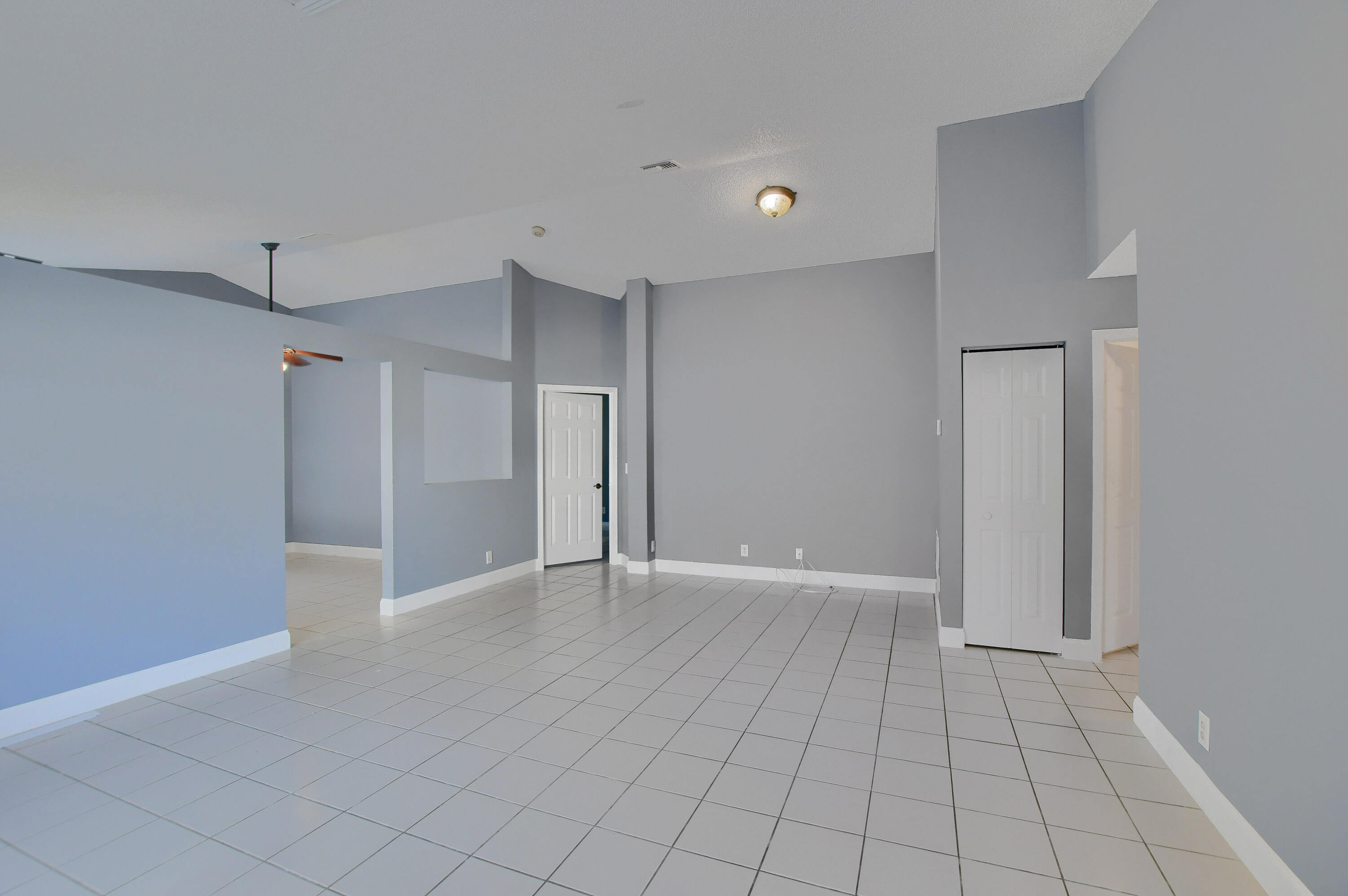 meadow lakes - Residential Lease