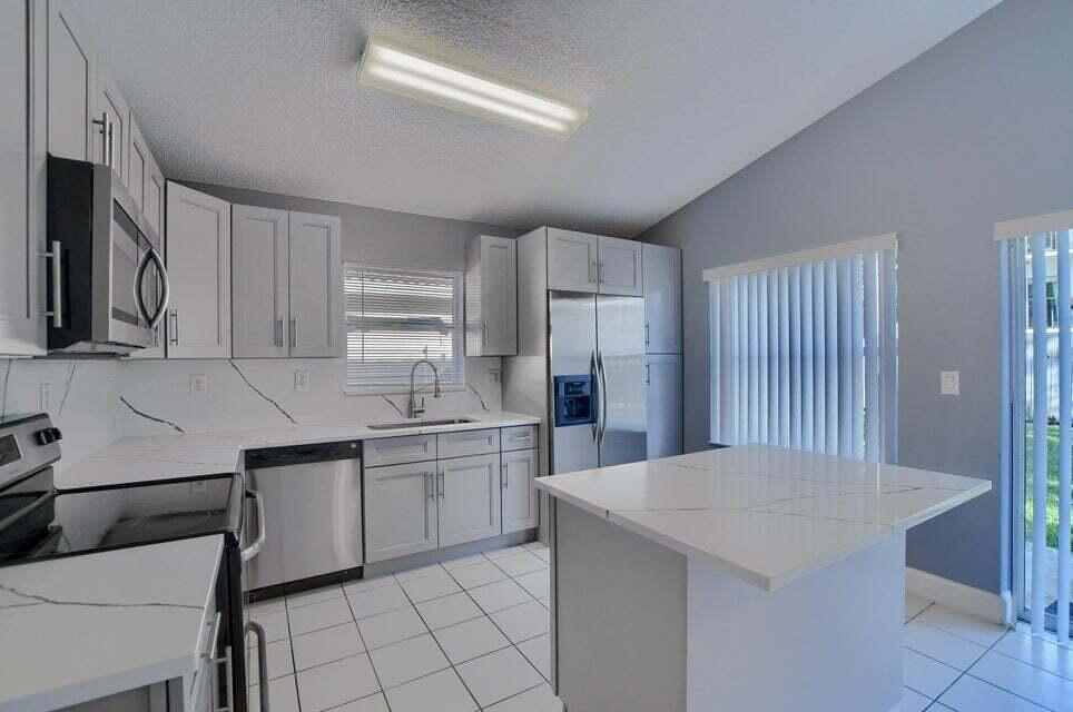 meadow lakes - Residential Lease