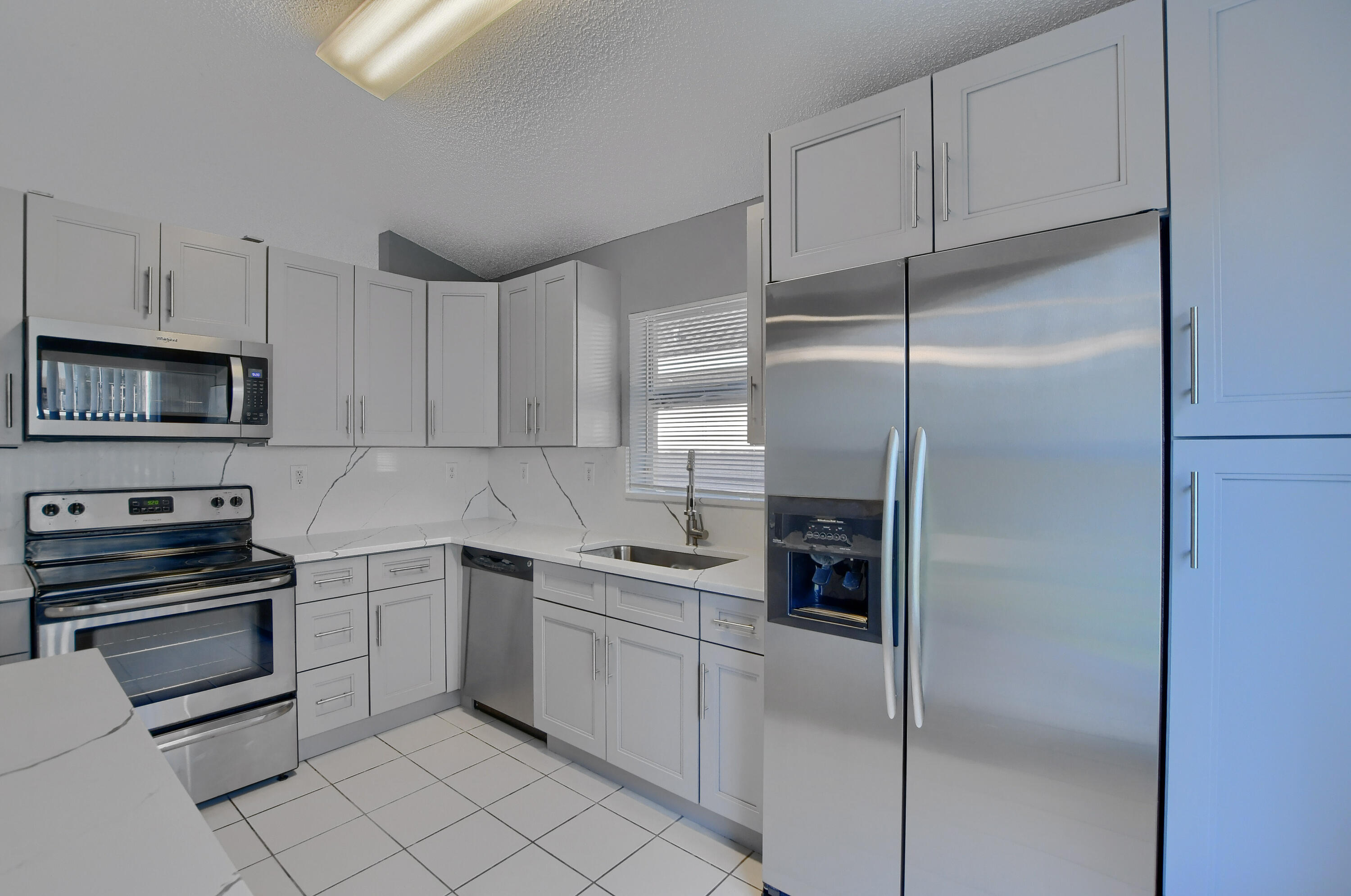 meadow lakes - Residential Lease