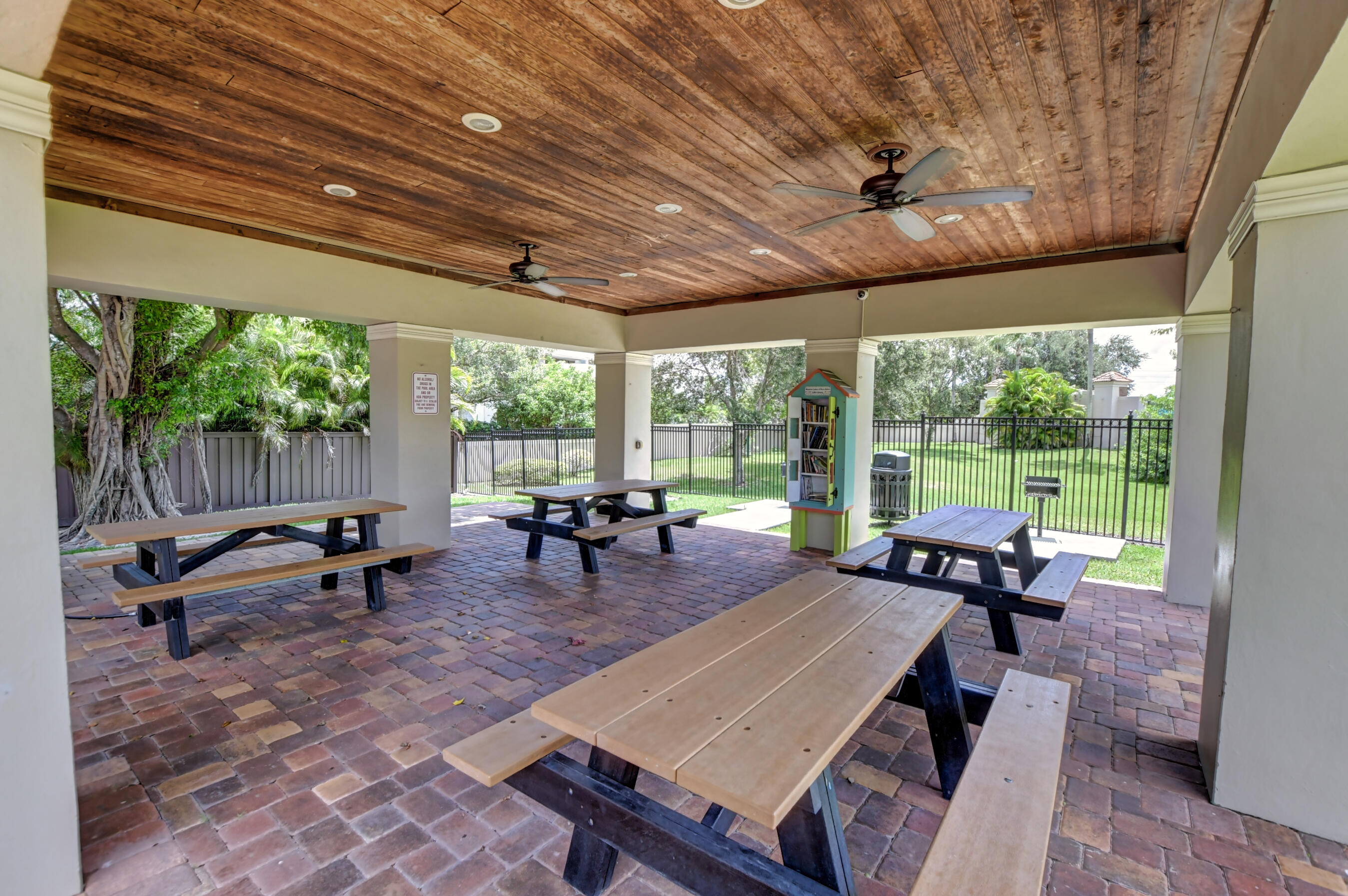 meadow lakes - Residential Lease
