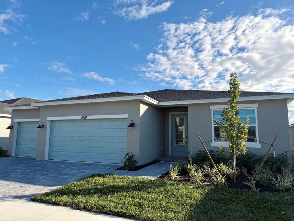 Photo of 5610 Hampton Park Circle, Vero Beach, FL 32966 (MLS # R11167226)