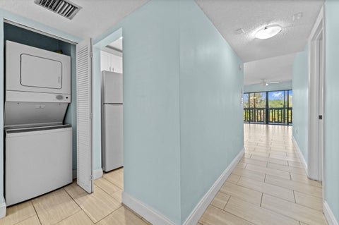 Tiny photo for 1021 Mockingbird Lane #415, Plantation, FL 33324 (MLS # B26085955)
