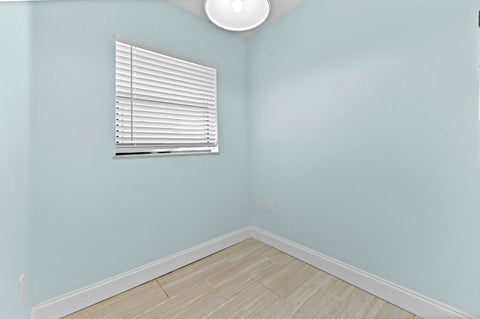Tiny photo for 1021 Mockingbird Lane #415, Plantation, FL 33324 (MLS # B26085955)
