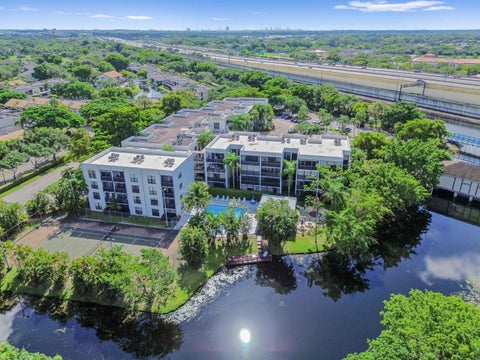 Tiny photo for 1021 Mockingbird Lane #415, Plantation, FL 33324 (MLS # B26085955)