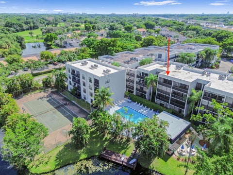 Tiny photo for 1021 Mockingbird Lane #415, Plantation, FL 33324 (MLS # B26085955)