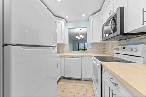 Tiny photo for 1021 Mockingbird Lane #415, Plantation, FL 33324 (MLS # B26085955)