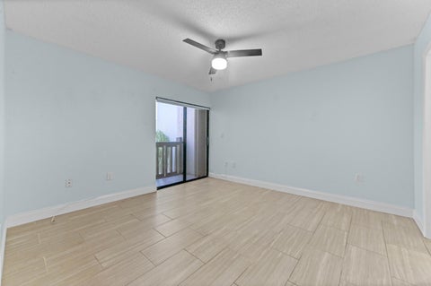 Tiny photo for 1021 Mockingbird Lane #415, Plantation, FL 33324 (MLS # B26085955)