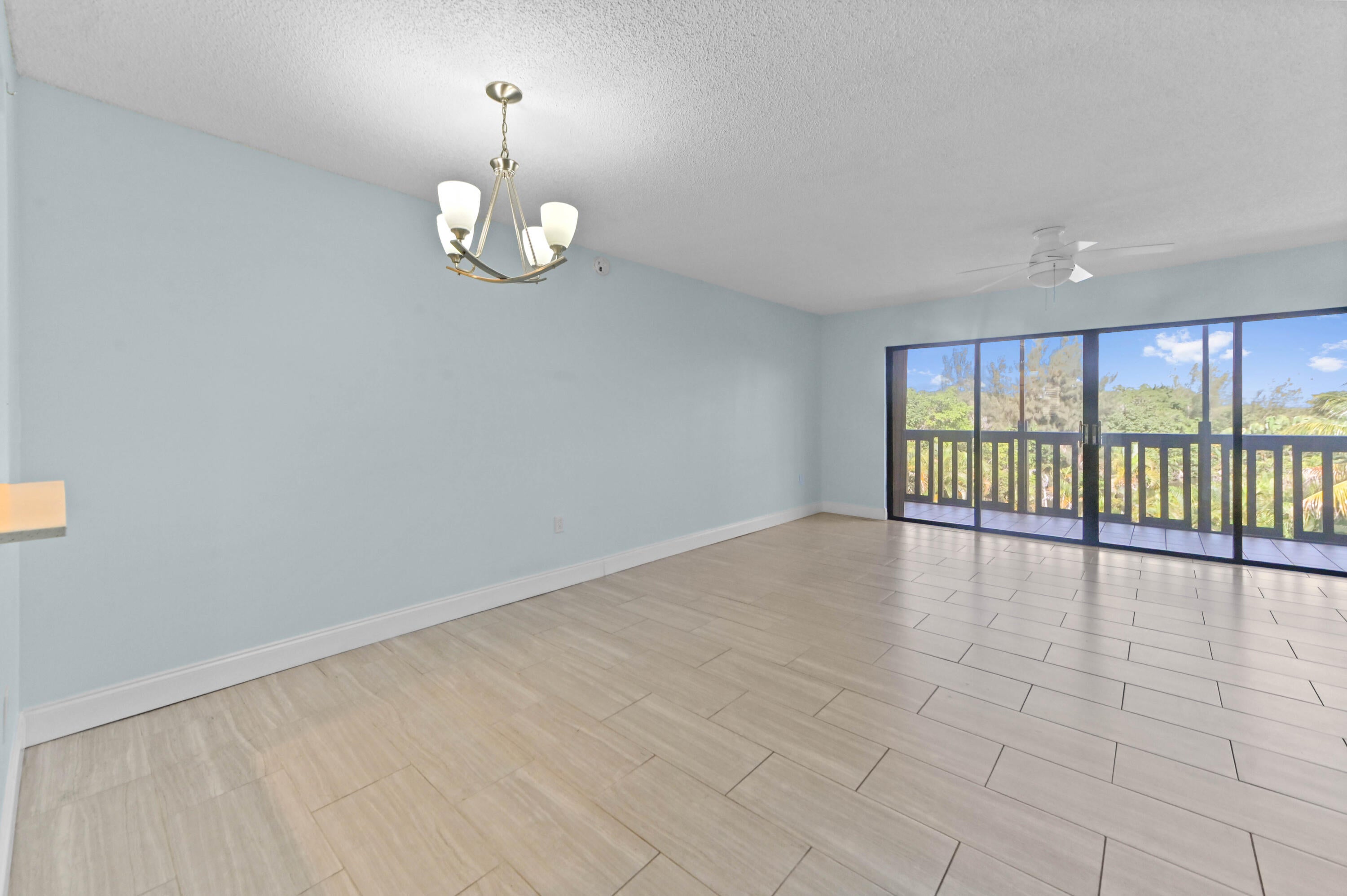 1021 Mockingbird Lane 415