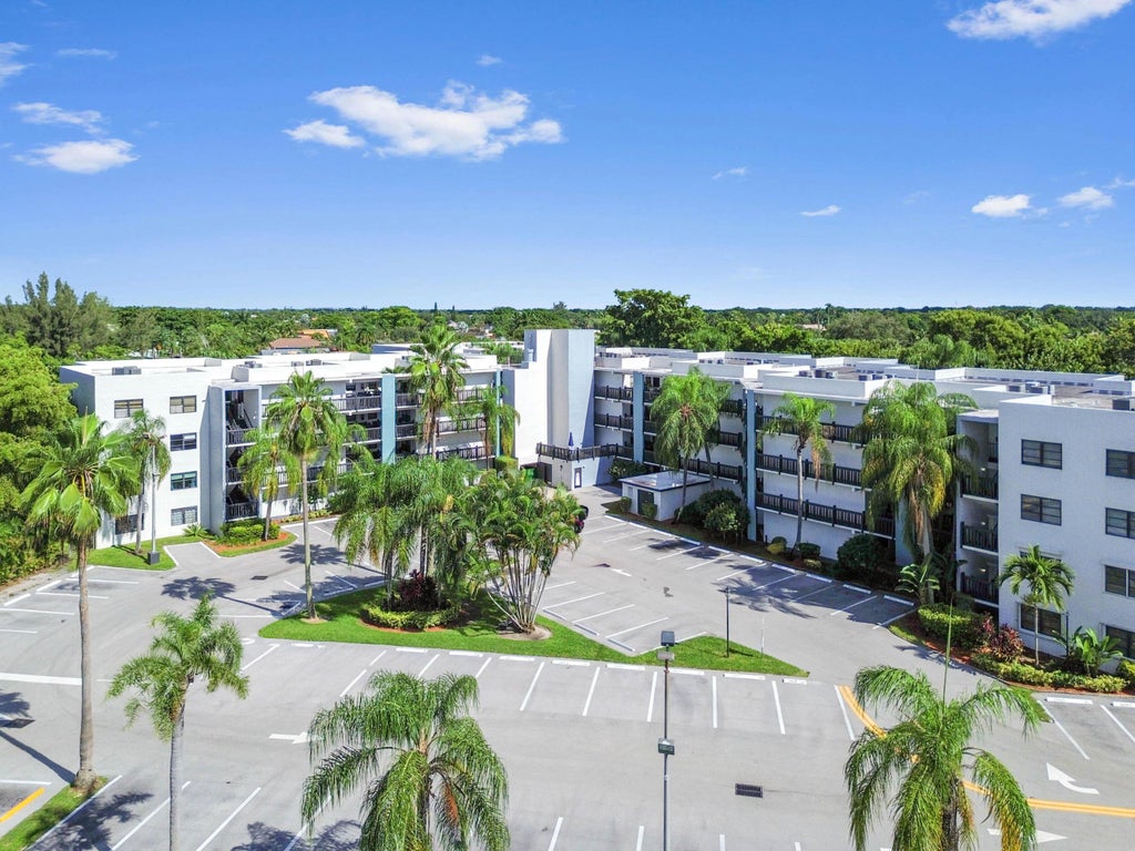 Photo of 1021 Mockingbird Lane #415, Plantation, FL 33324 (MLS # B26085955)