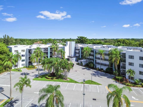 Photo of 1021 Mockingbird Lane #415, Plantation, FL 33324 (MLS # B26085955)