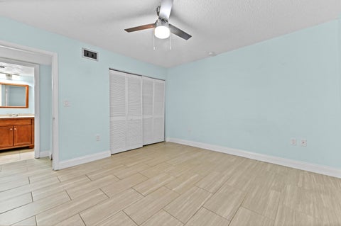 Tiny photo for 1021 Mockingbird Lane #415, Plantation, FL 33324 (MLS # B26085955)