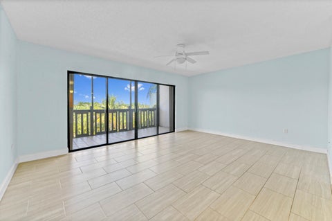 Tiny photo for 1021 Mockingbird Lane #415, Plantation, FL 33324 (MLS # B26085955)