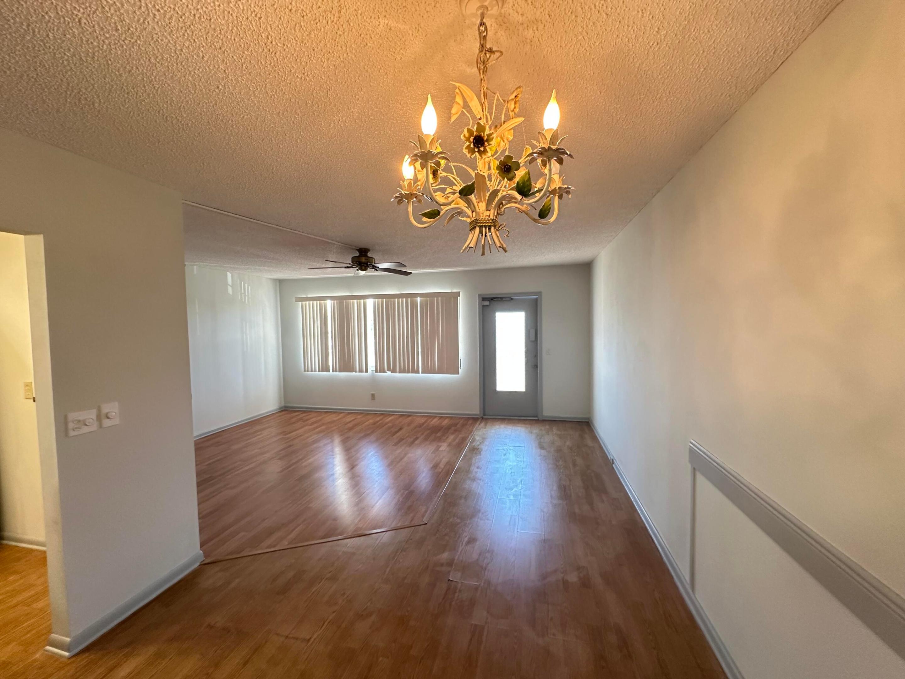 SOUTHAMPTON CONDO - Residential