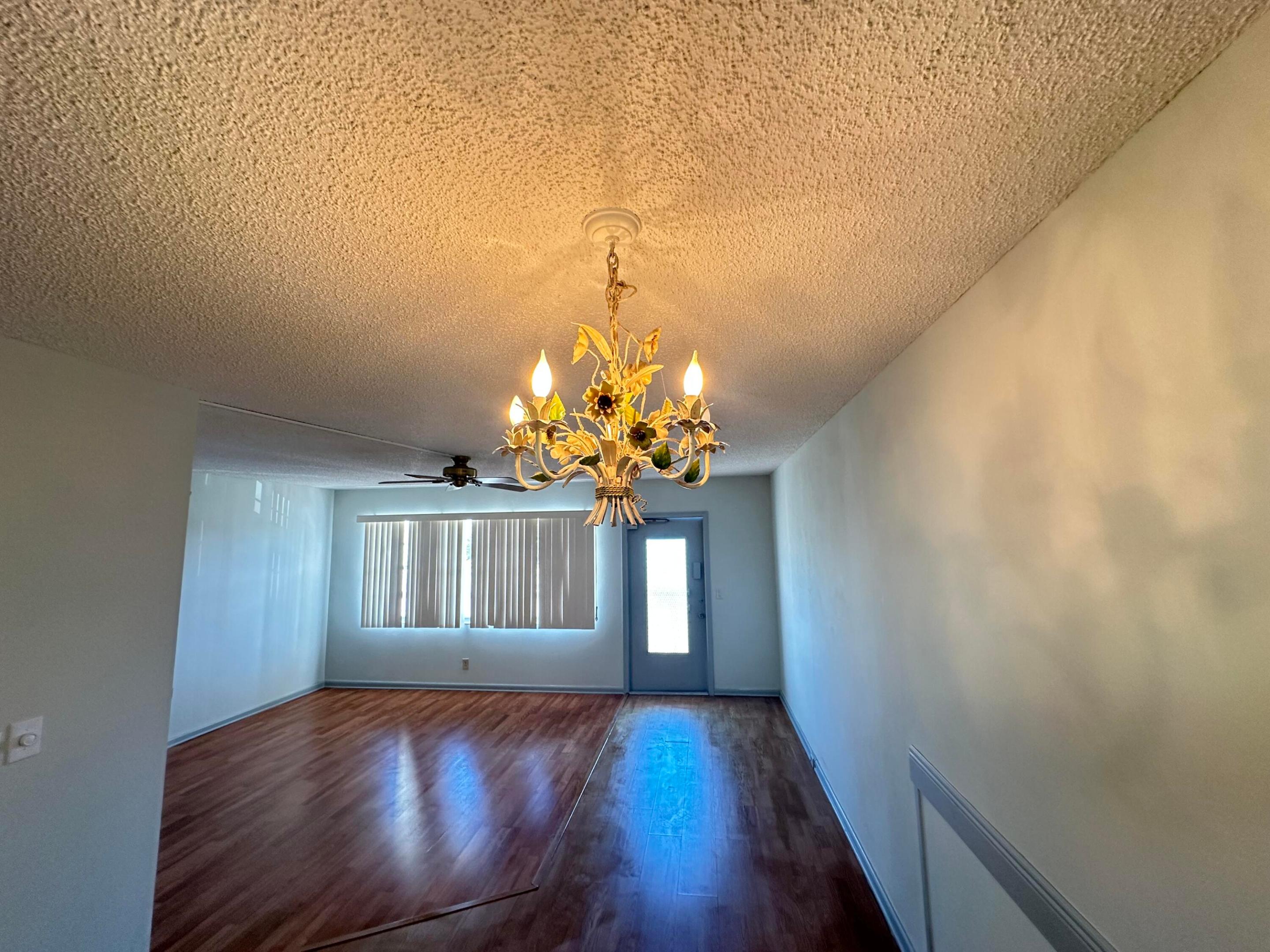 SOUTHAMPTON CONDO - Residential
