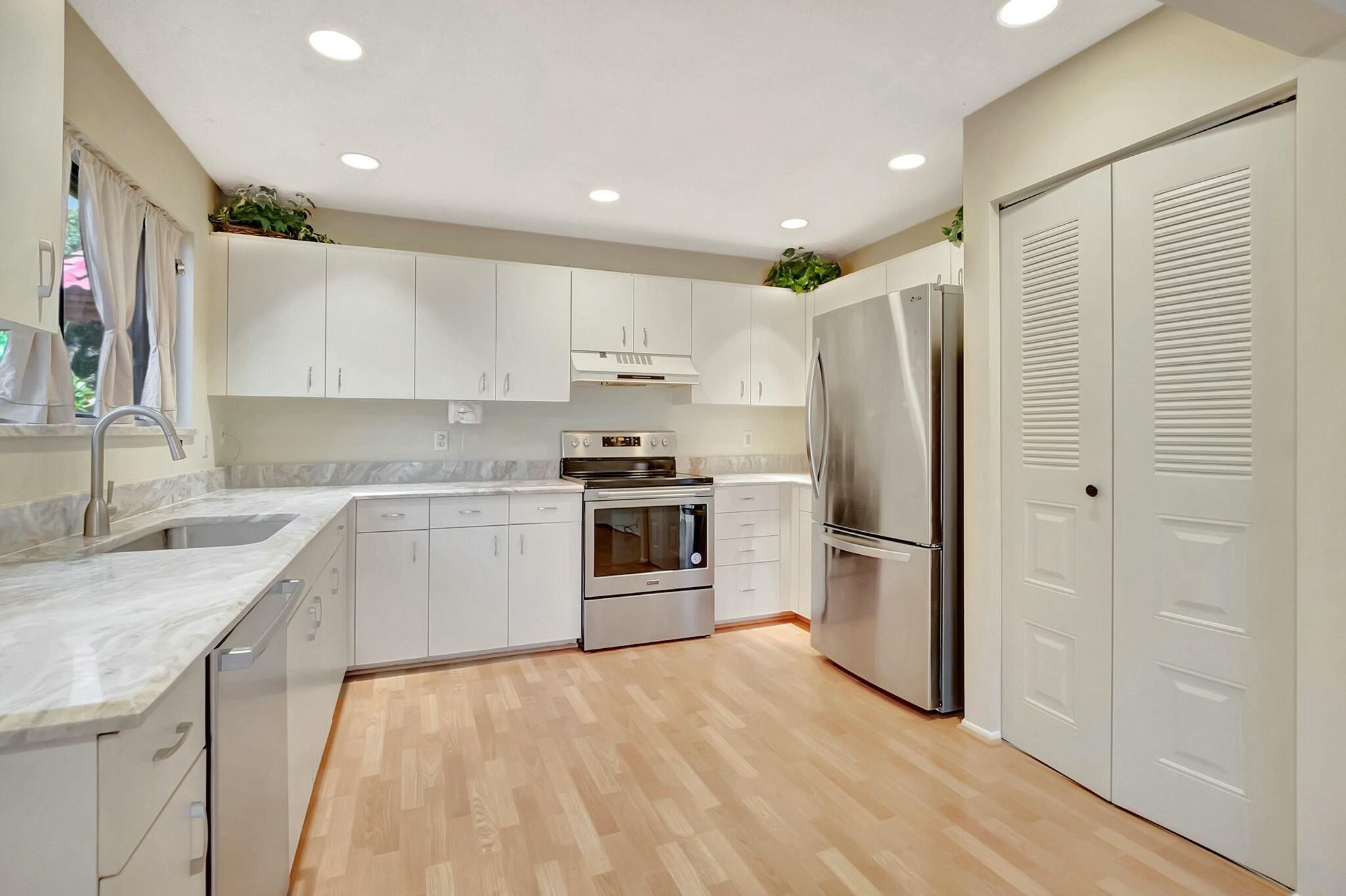 477 NW 38th Avenue