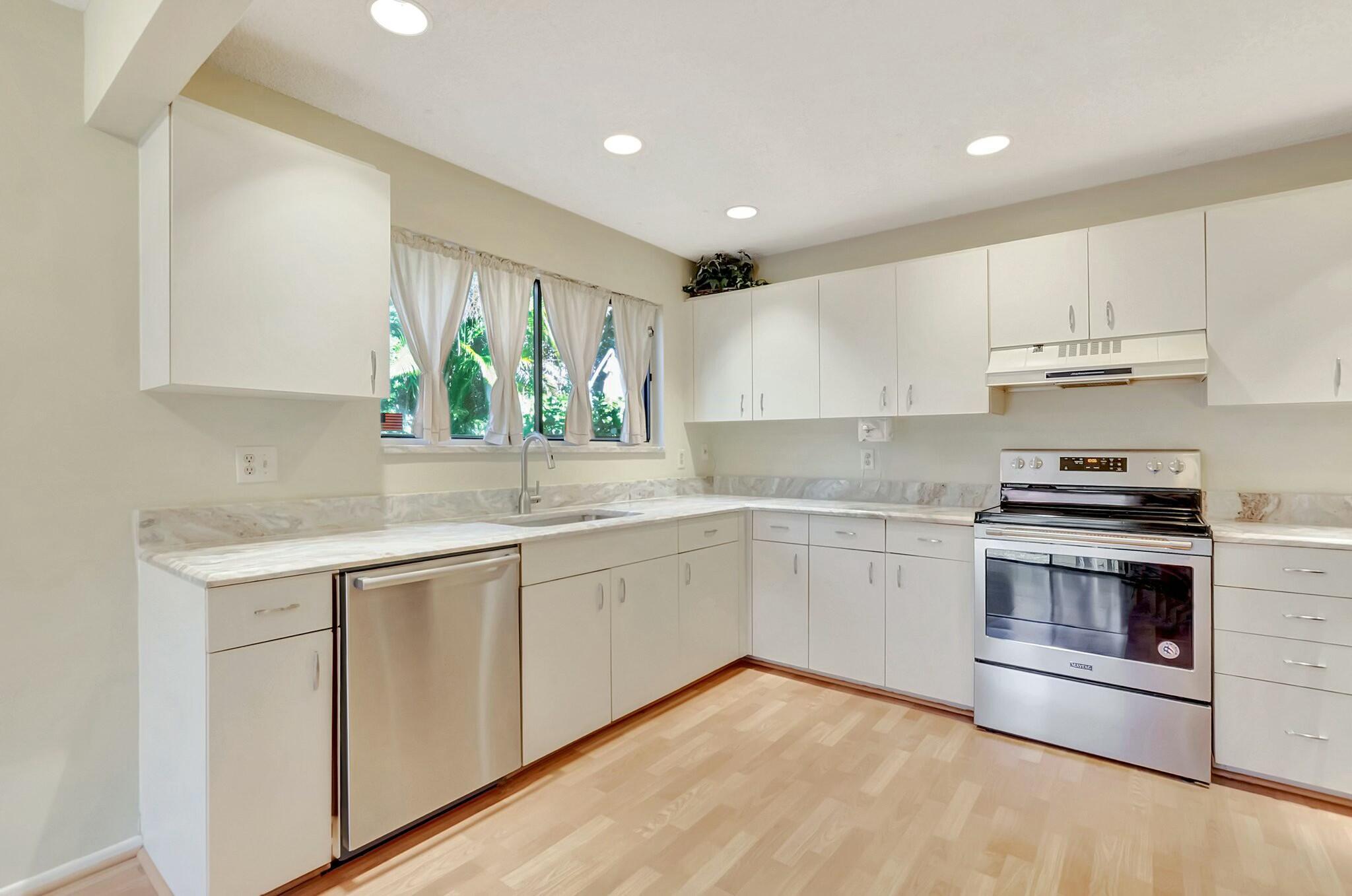 477 NW 38th Avenue