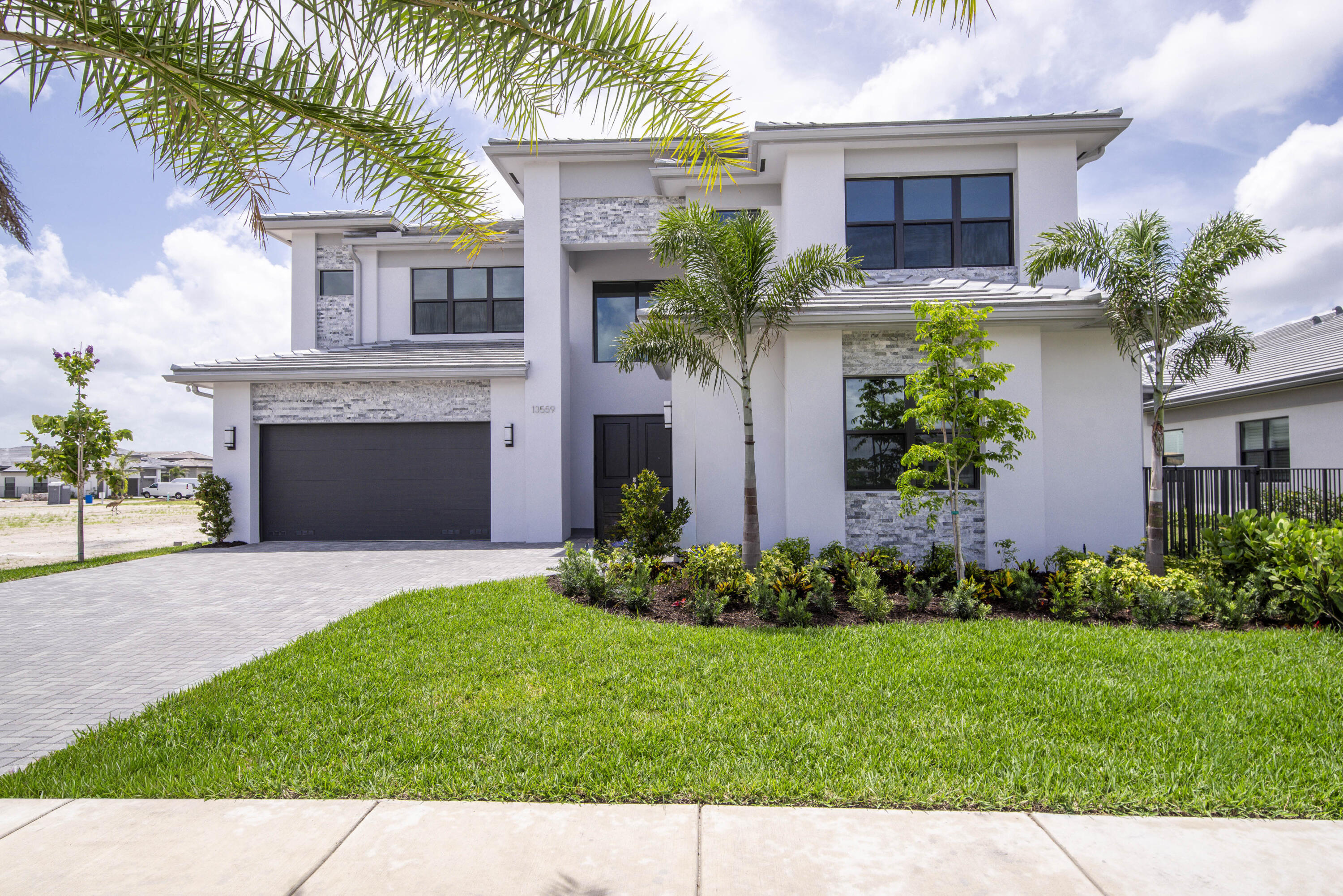 13559 Nesting Pines Way