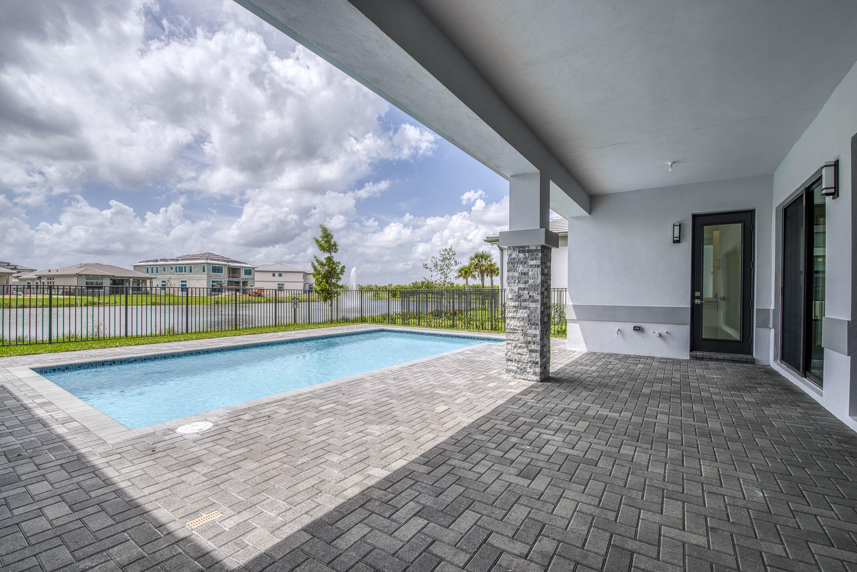 13559 Nesting Pines Way