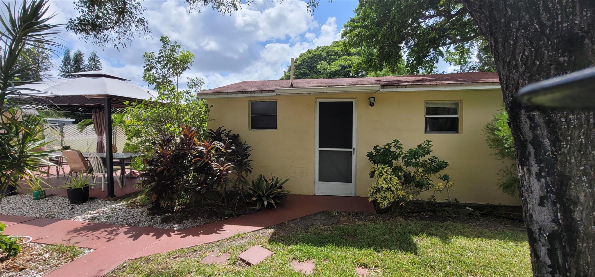 Hallandale Heights 23-19 - Residential Income