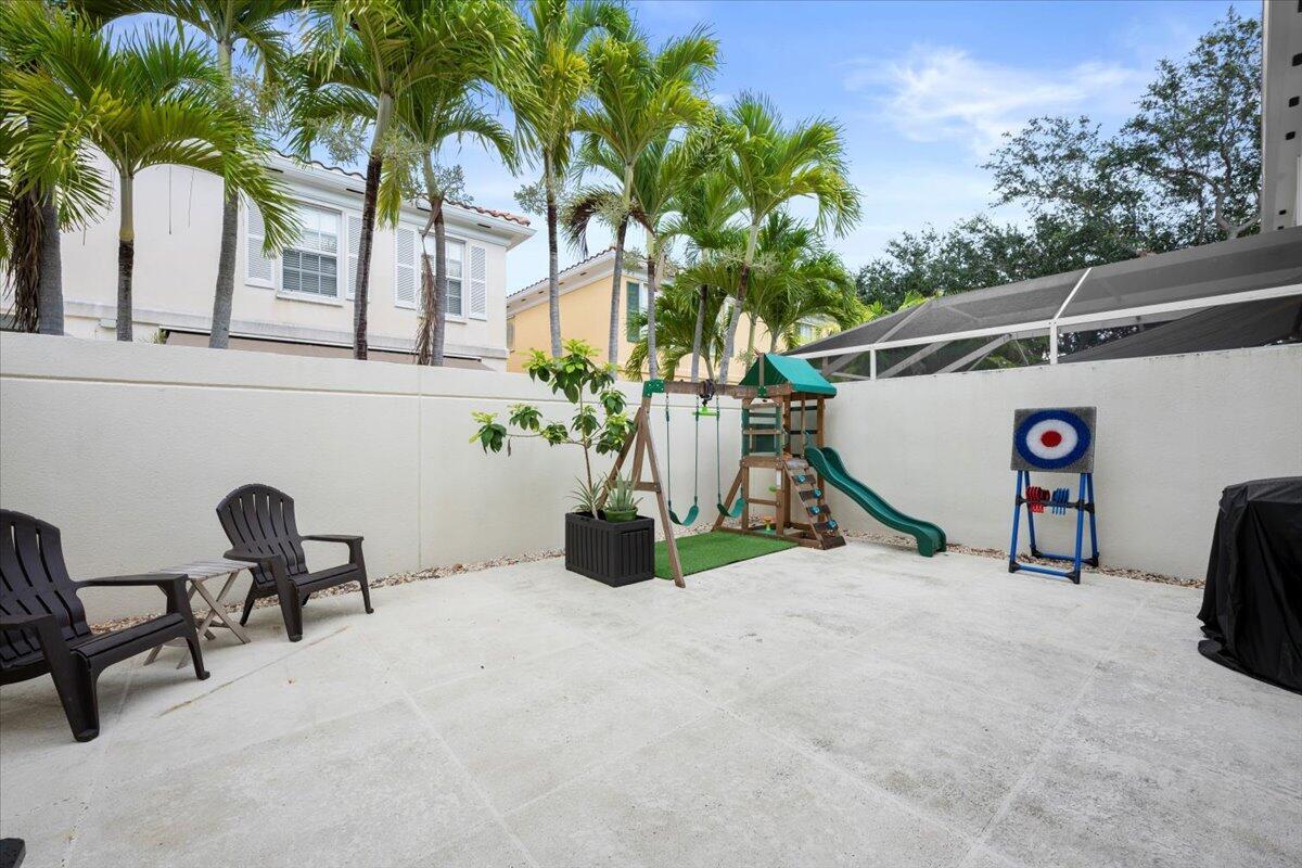 11 Live Oak Circle 11